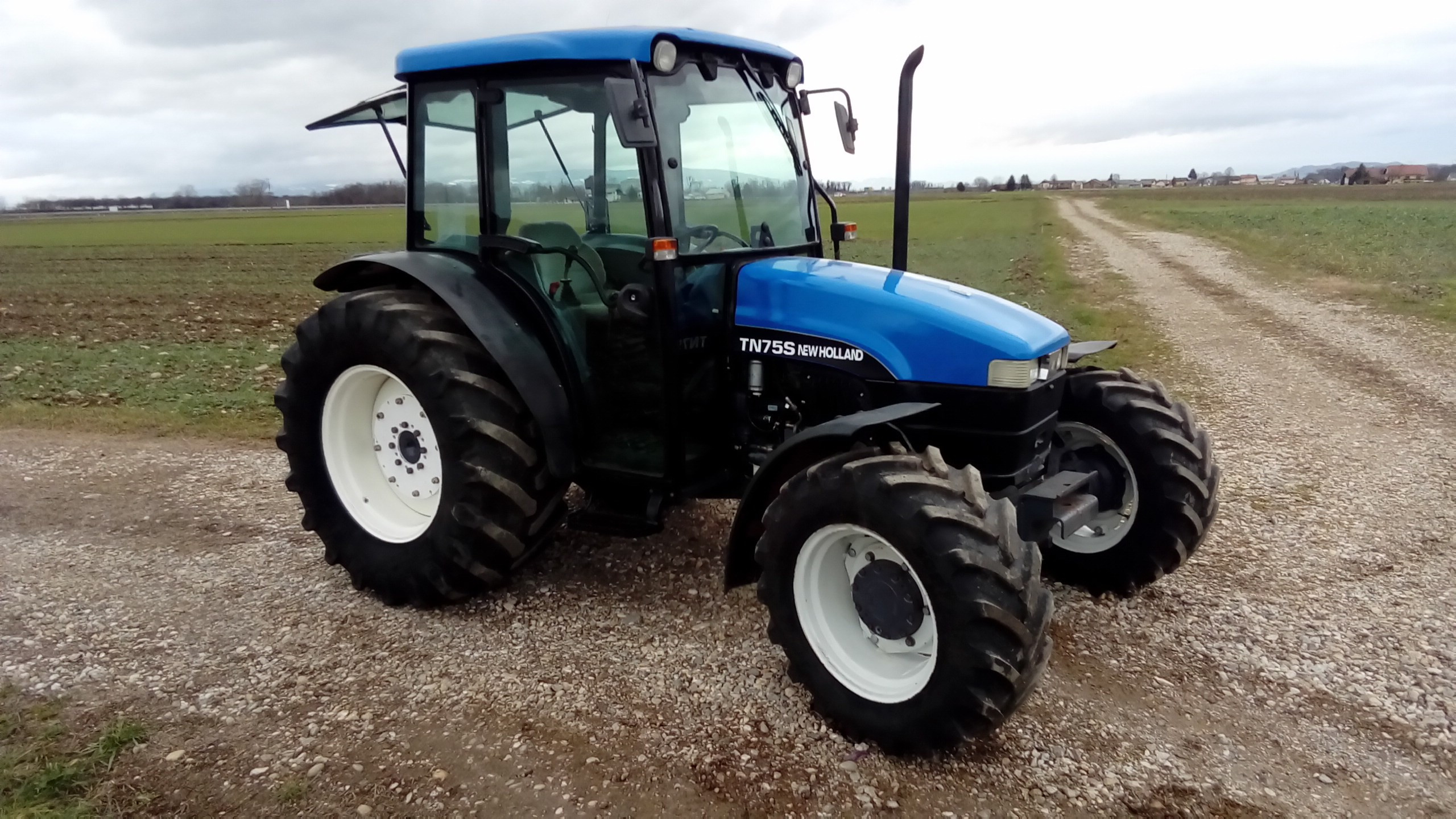New Holland TN 75S kmetija24.si New Holland TN 75S kmetija24.si